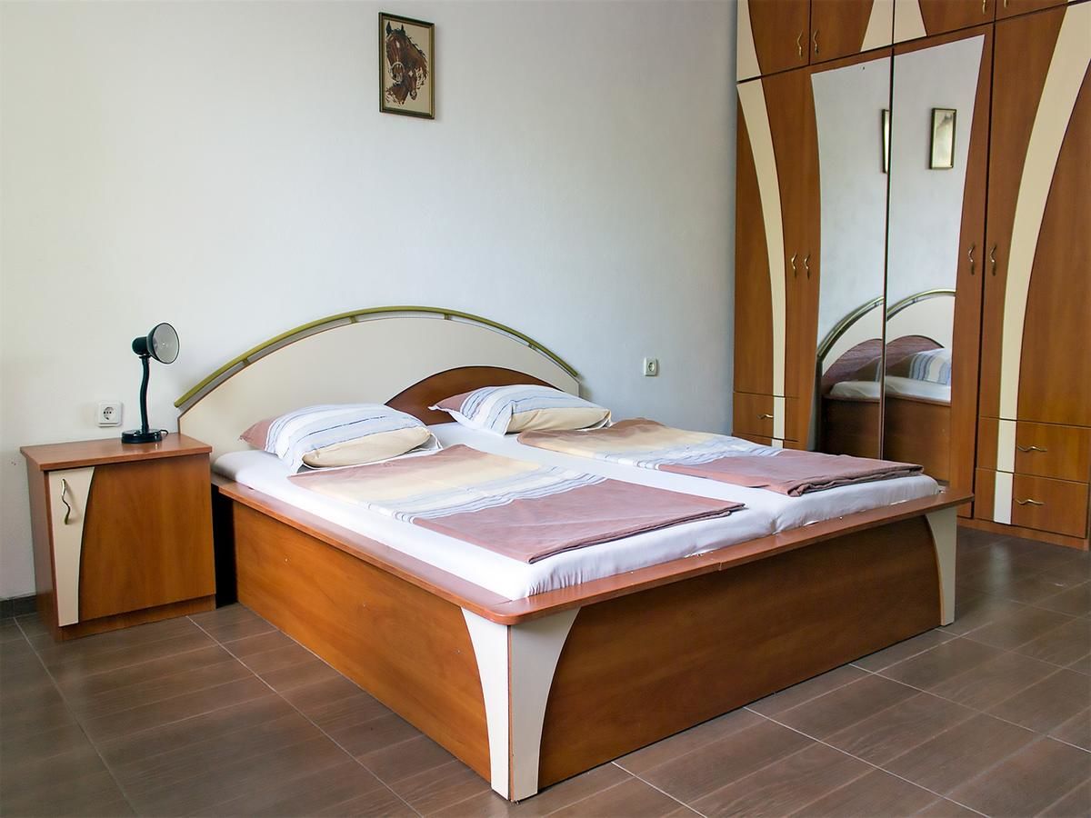 Дома для отпуска Rooms for Rent - Villa Desi Варна-15